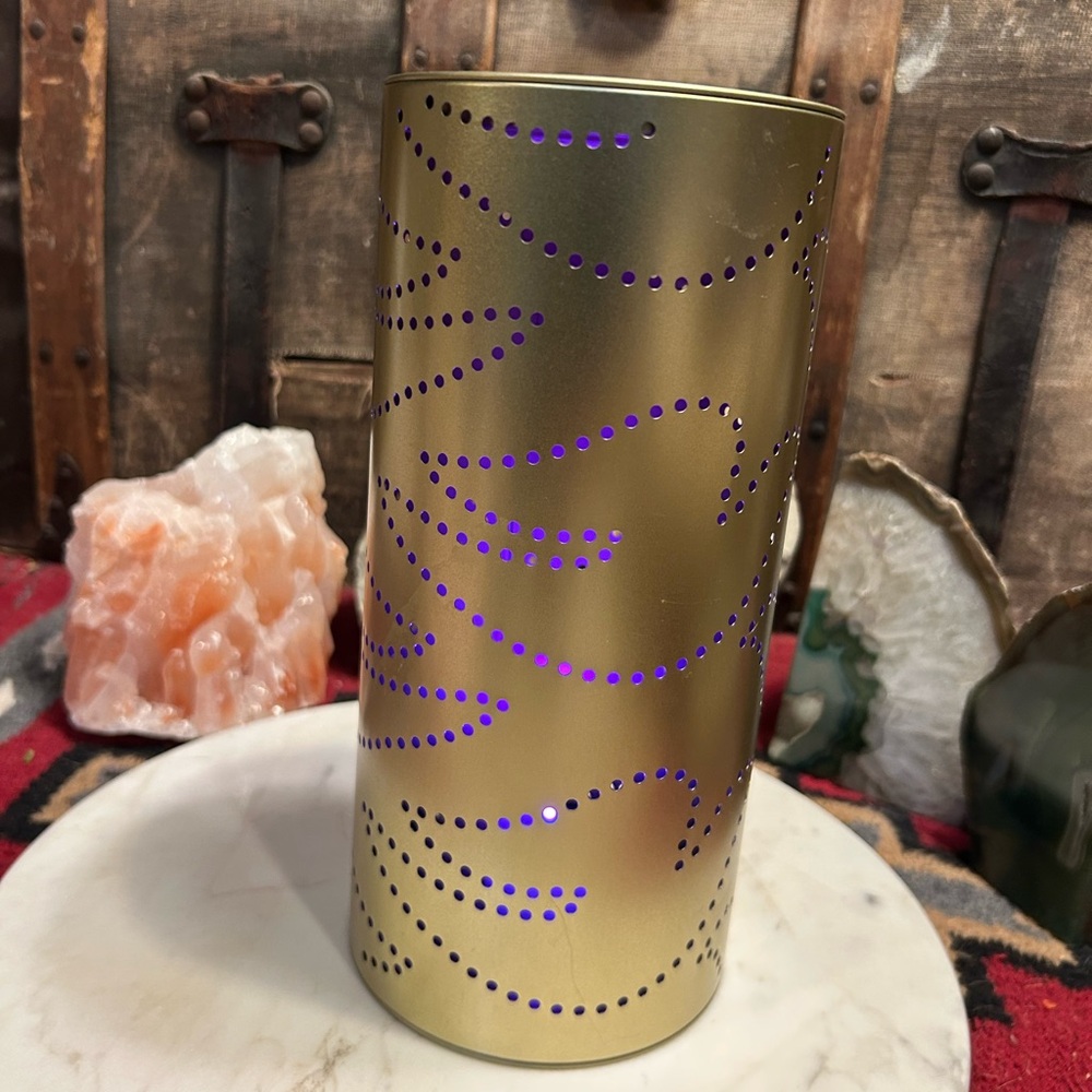 Gold VTG Peace Dove Perforated Candle Holder night light- tea light INCLUDED - Picture 8 of 15